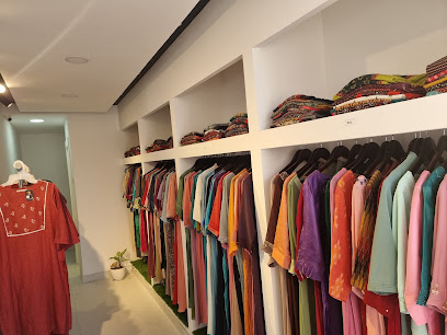 ميرتل ديزاين (بوتيك ملابس نسائية وخياطة) - أم القيوين - +971 58 544 3002