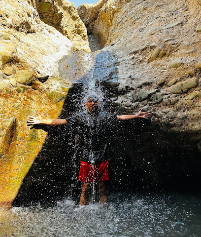 شلال المياه / السباحة - الشارقة -