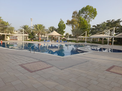 قاعة المجتمع ، فيلات مطلة على الحديقة - الشارقة -