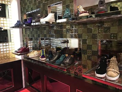 كريستيان لوبوتان دبي مول - الشارقة - +971 4 325 3935