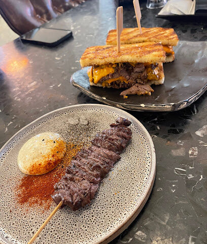 71 ستيك اند جريل - الشارقة - +971 6 715 7171