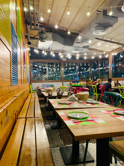 مطعم وكافيه كاريزما - United Arab Emirates|Dubai|Sheikh Zayed Road - Sheikh Zayed Rd|677H+93V