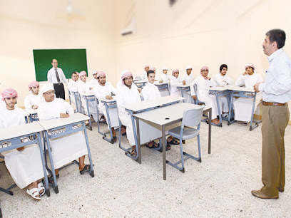 مدرسة الراشدية للتعليم الثانوي - الشارقة -
