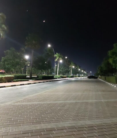 منطقة عامة للمشي وركوب الدراجات - الشارقة -