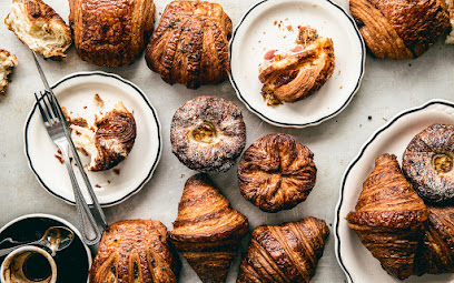 مخابز الأمين ذ - أم القيوين - +971 3 721 6990