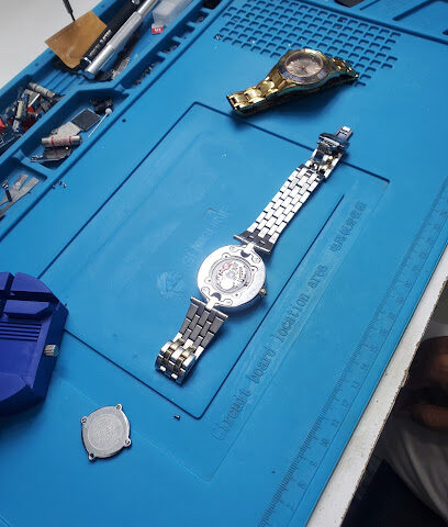 المشهور للهواتف المحمولة والحاسوب - أم القيوين - +971 56 259 8975