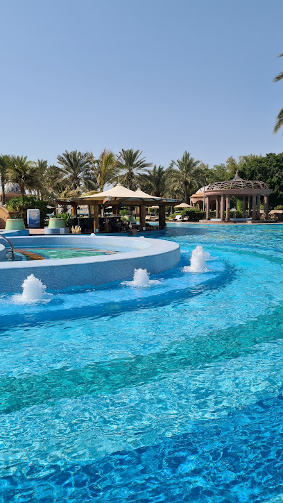 المسبح - قصر الامارات - United Arab Emirates|Al Ras Al Akhdar - Abu Dhabi|F879+GF8