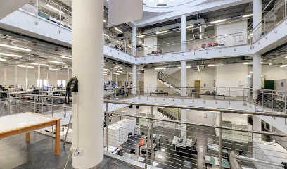 كلية العمارة والفنون والتصميم - أم القيوين - +971 6 515 2800