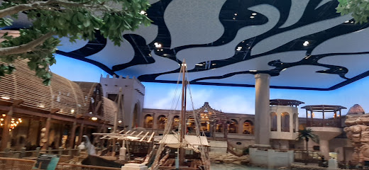 عالم البحار - الشارقة -