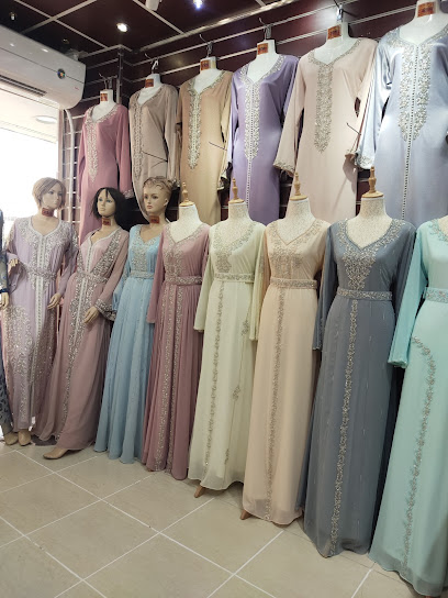 التاج الذهبي ساحة درويش - الشرق - المجرة - الشارقة - الإمارات العربية المتحدة - United Arab Emirates|Al Sharq - Al Mujarrah - Sharjah|999V+8MQ