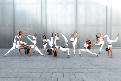 شيميس يوجا - أبو ظبي - +971 4 284 2077