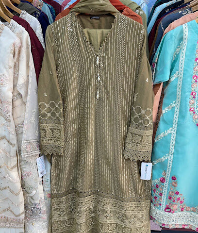 فيرست فاشون - فرع المصفح - أم القيوين - +971 2 491 8824