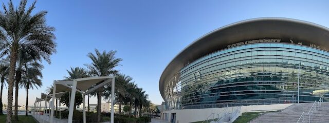 جامعة زايد - أم القيوين - +971 2 599 3111