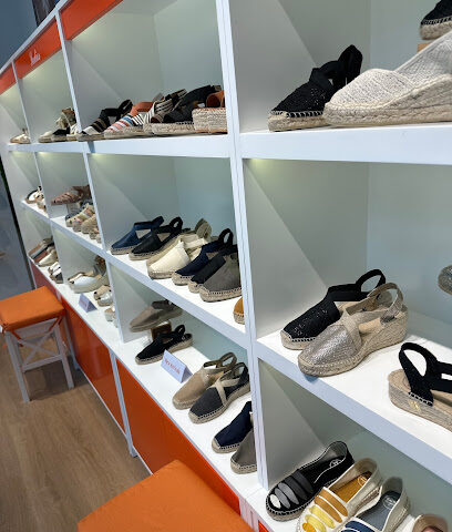 Alpargata Uris - دبي هيلز مول - الشارقة - +971 50 132 4834