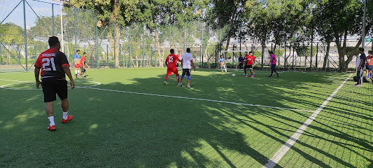 ملعب بوند بارك لكرة القدم - الشارقة -