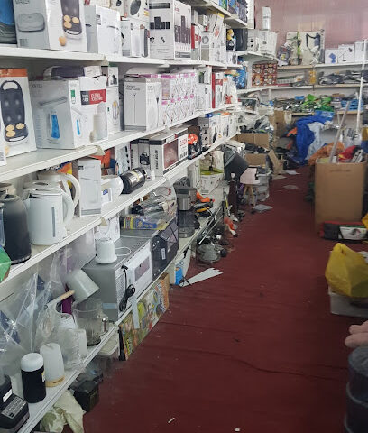 مستودع فزاع الصحي دباس - أم القيوين - +971 6 562 4053