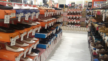 أحذية 4 US - الشارقة - +971 56 501 3513