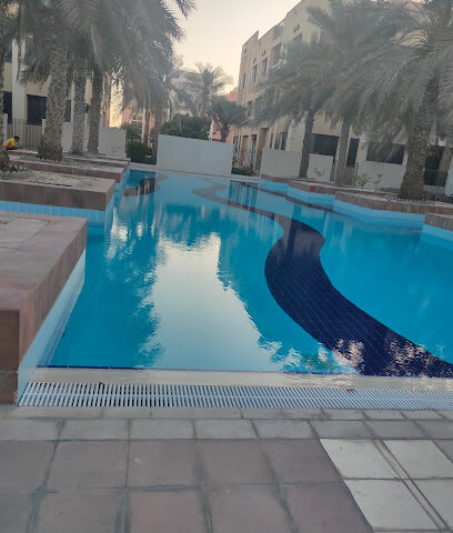 مساكن إيوان - مسبح - الشارقة -