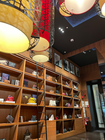 كارولينا هيريرا - United Arab Emirates|Abu Dhabi|Al Ain Mall - Othman Bin Affan St|First Floor