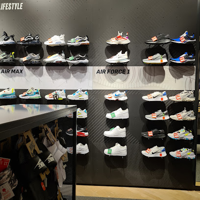 متجر نايك - الشارقة - +971 2 667 0983