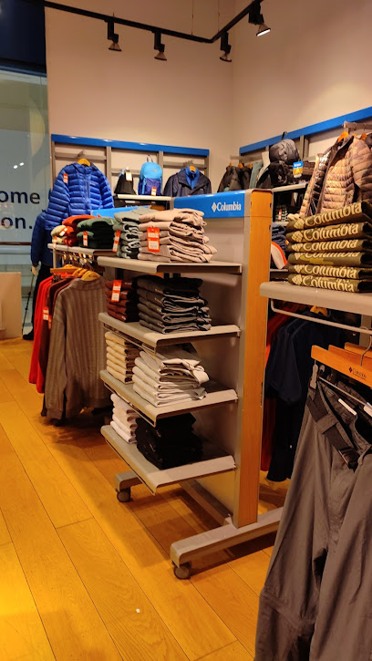 كولومبيا ، الوحدة مول - United Arab Emirates|Abu Dhabi|Al Wahda Mall|F9CF+545
