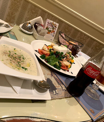 شكسبير اند كو (مقهى مطعم - حلويات - شوكولاتة - تموين) - الشارقة - +971 3 780 7139