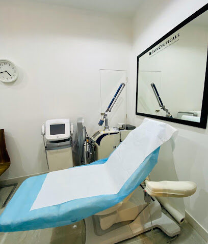 عيادة لوميير الجلدية ذ م م - دلما مول - الشارقة - +971 600 545550