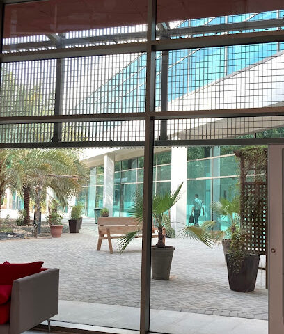 مبنى C6 - أم القيوين - +971 3 767 3333