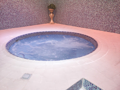 نادي بلس الصحي - الشارقة - +971 3 761 0111