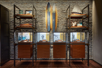 بريتلينغ جاليريا مول - أم القيوين - +971 2 635 7599