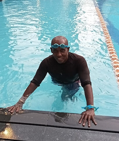 أكاديمية السباحة أشوكا - الشارقة - +971 50 422 0813