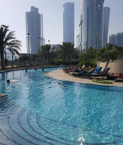 حمام السباحة القوس - الشارقة -