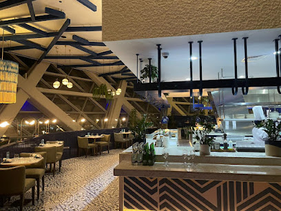 سيان براسيري - الشارقة - +971 56 544 8158