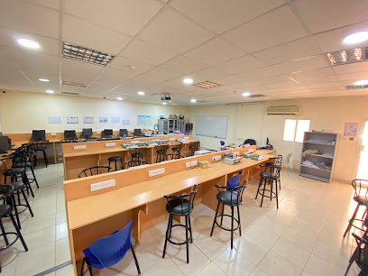 المركز الأكاديمي بجامعة بولتون رأس الخيمة - أم القيوين - +971 7 221 1221