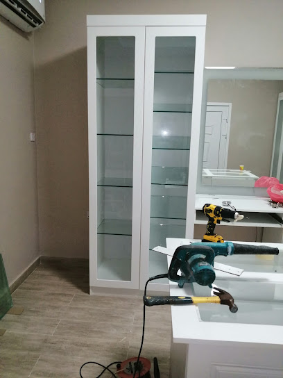 نجار في العين -