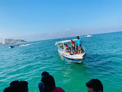 جولة مسندم عمان من دبي - الشارقة - +971 56 631 9998