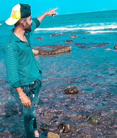 ملعب كرة القدم - الشارقة -