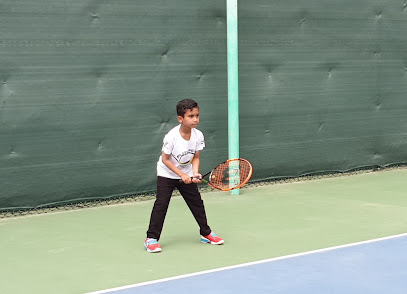 أكاديمية فيوتشر برو للتنس - جرينز - الشارقة - +971 52 262 6926