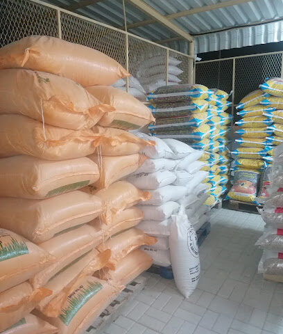 محل الحمراء لبيع الأعلاف - أم القيوين - +971 55 568 8938