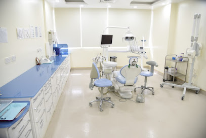 ميديكلينيك مدينة زايد - أم القيوين - +971 2 884 8883