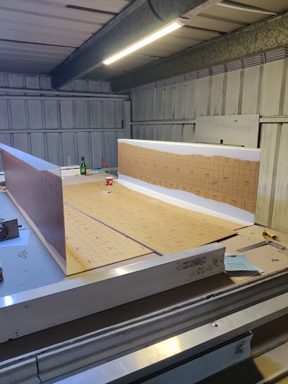 أشر إلى بوينت لتصميمات الإعلانات - United Arab Emirates|Abu Dhabi|Shop No.504|Building No. 13