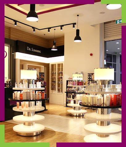 عيادة لوميير الجلدية - بوابة الشرق - الشارقة - +971 2 554 2188